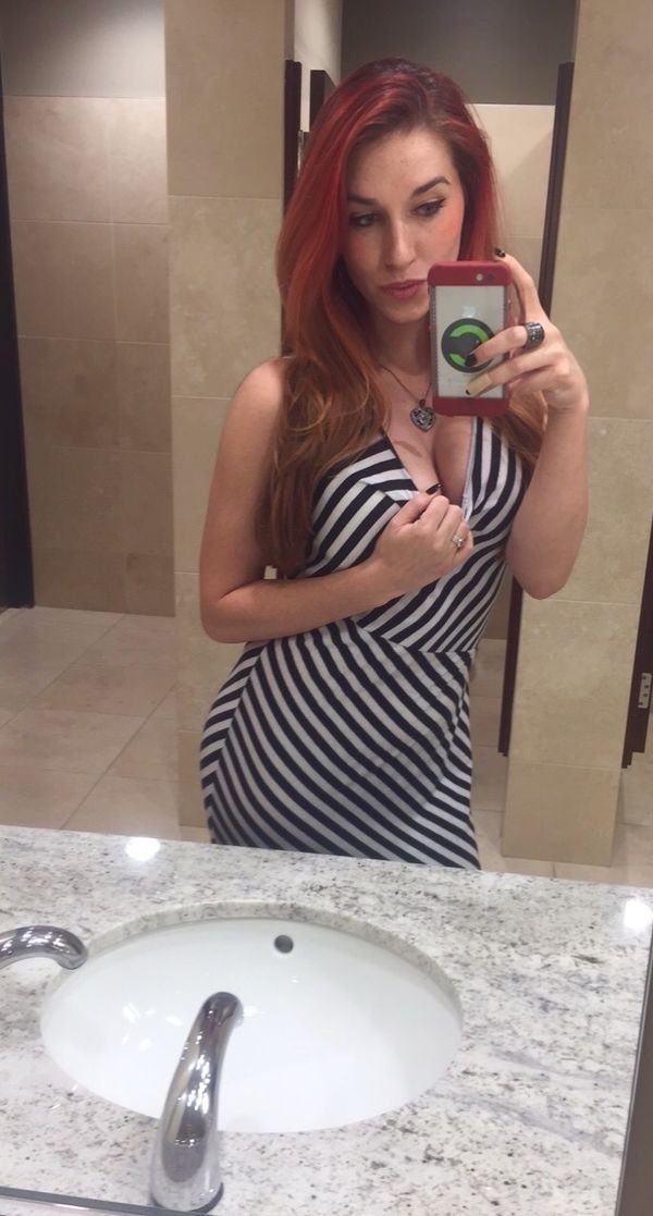 Sexy Girls Being Naughty at Work : Chivettes bored at work (30 Photos) 651