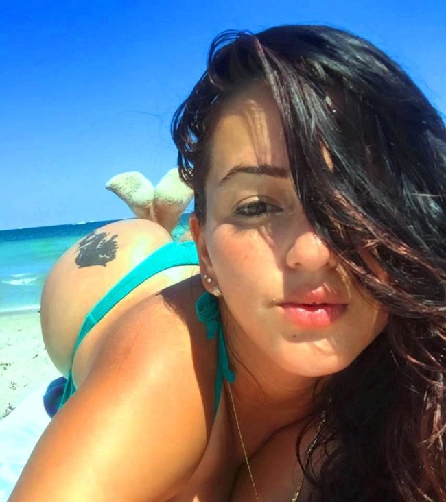 Girls and small bikinis go hand in hand with summer (88 Photos) 60