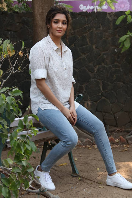 Telugu Actress Ritika Singh Stills In White Shirt Blue Jeans 62