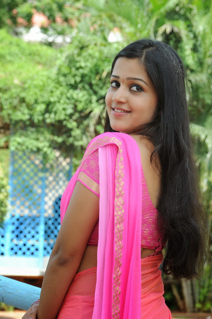 Telugu Actress Samskruthi Latest Pics In Saree 12