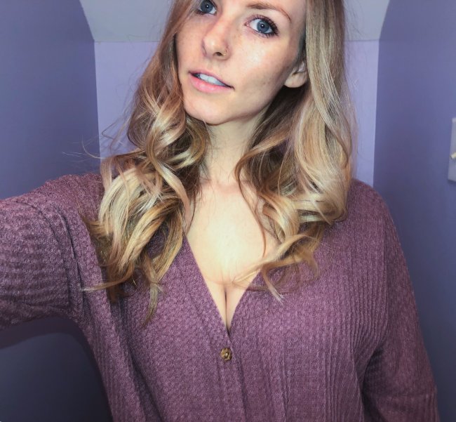blonde sexy women selfies