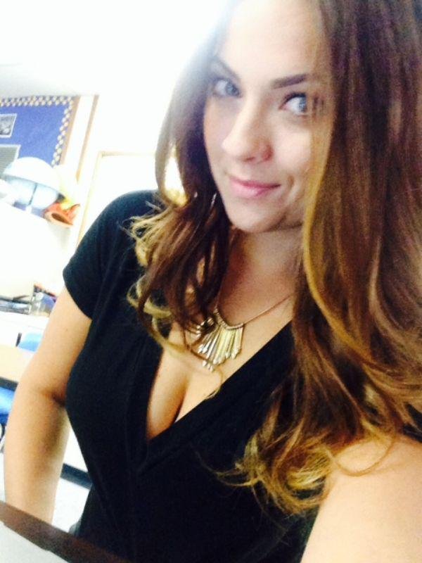 Sexy Girls Being Naughty at Work : Chivettes bored at work (30 Photos) 705