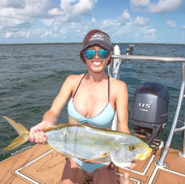 Girls FisherGirl (fishermen) in a bikini. Grab your rod, it’s time to go fishing (31 Photos) 45