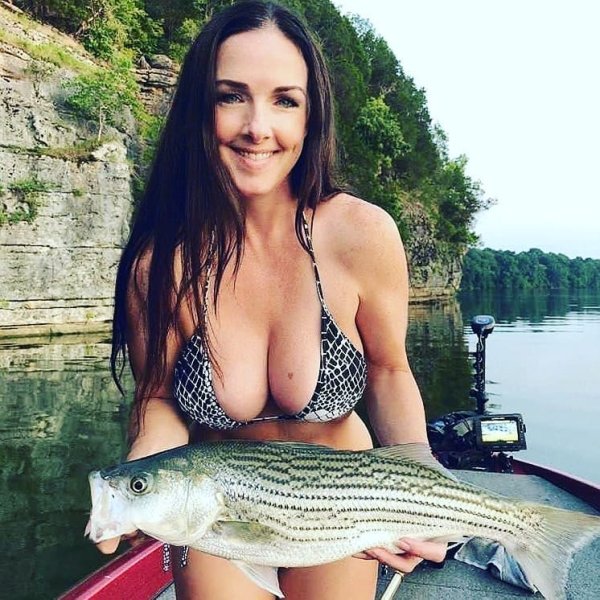 Girls FisherGirl (fishermen) in a bikini. Grab your rod, it’s time to go fishing (31 Photos) 18