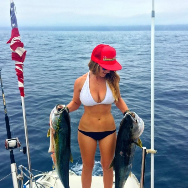 Girls FisherGirl (fishermen) in a bikini. Grab your rod, it’s time to go fishing (31 Photos) 155