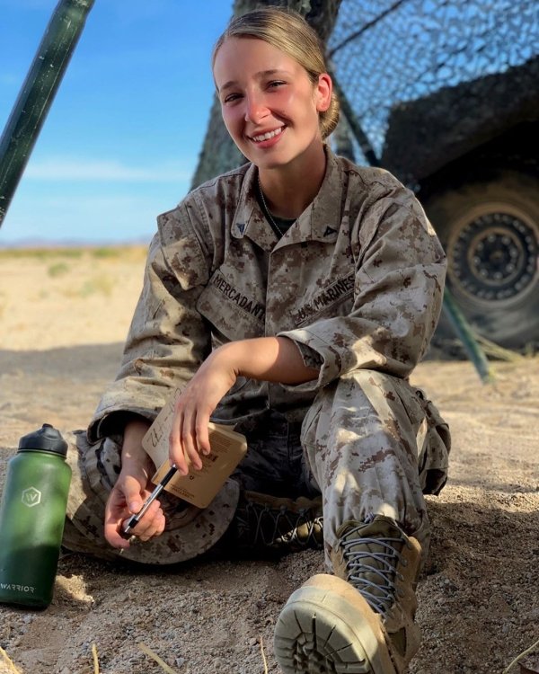 Sexy US Marine is killer hot…meet Christina Kelly (36 Photos in Instagram) 17