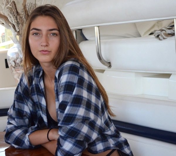 Hot girls, Sexy girls, Girls in flannels -It’s hot but these sexy flannels are hotter (47 Photos) 47