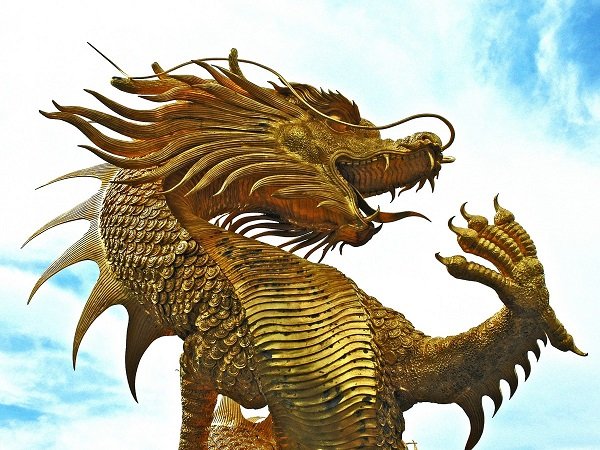 sculpture dragons golden thailand 1018071 A look at the lore of dragons across the globe (10 Photos)