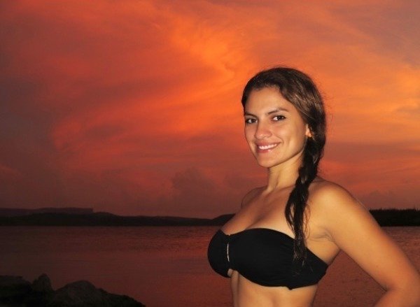 Beautiful and Cute Girls Posting Smiling Bikini Pictures on TikTok (35 photos) 29