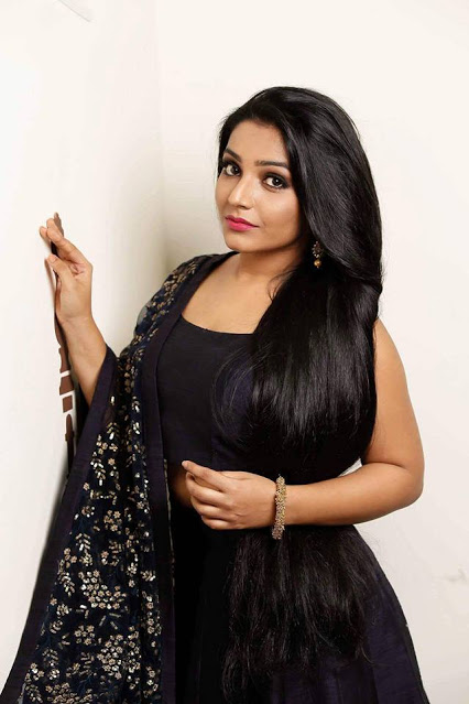Rajisha Vijayan South Actress Latest Pics In Black Dress 24