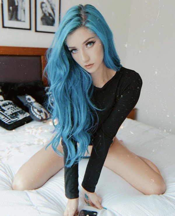 These girls dyed and went to heaven (36 Photos) 591
