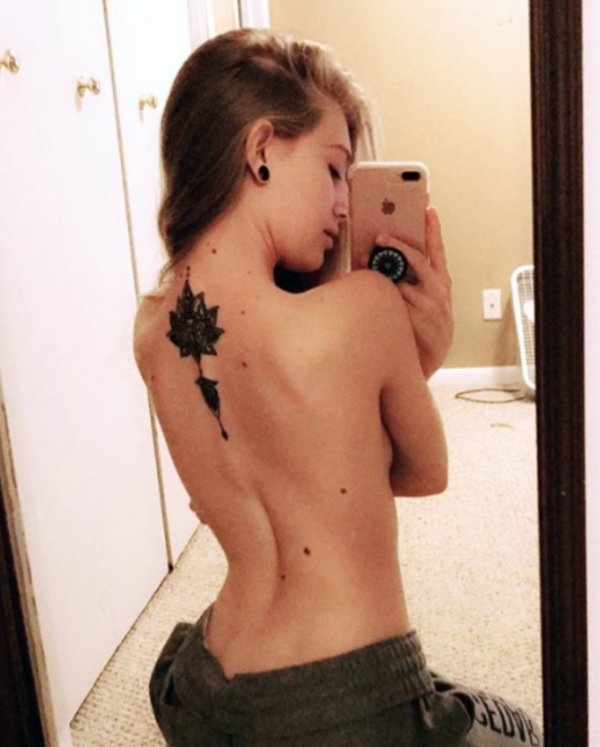 Late night sexy Mirror selfies on the wall…show us the best of ‘em all (100 Photos) 39