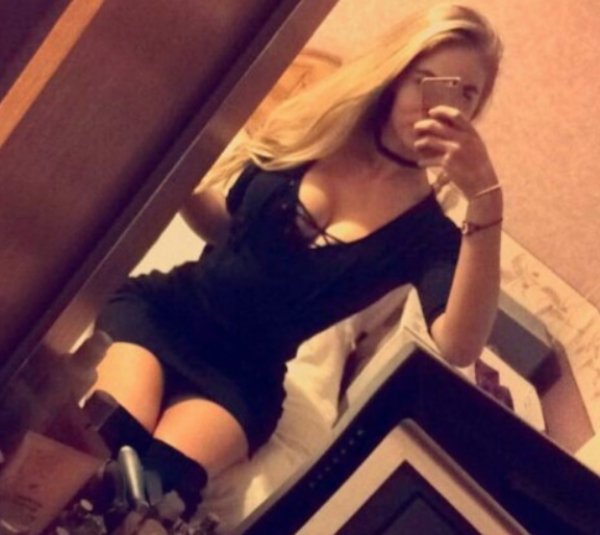 Late night sexy Mirror selfies on the wall…show us the best of ‘em all (100 Photos) 34