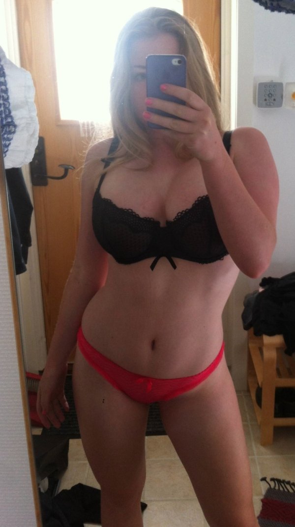 Late night sexy Mirror selfies on the wall…show us the best of ‘em all (100 Photos) 345