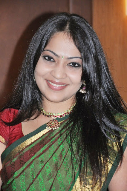 Tamil Actress Vijaya Latest Pics In Saree 6