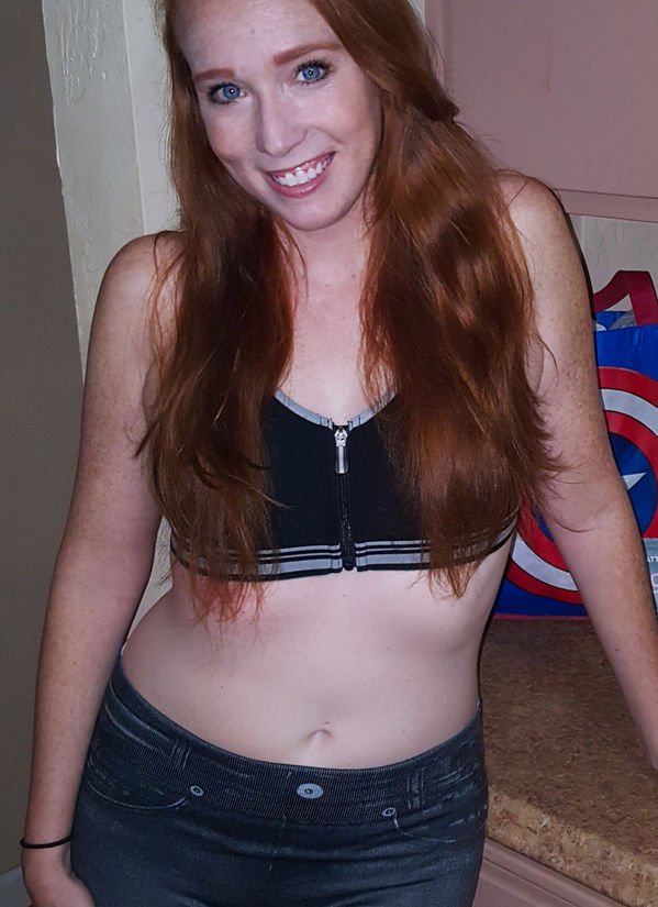 Beautiful blue eyed ginger with a sexy cherry on top. Redhead Sexy Hot Girl Photos Freckles Ginger Smile(43 Photos) 90