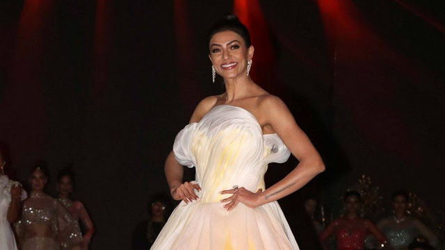Bollywood Actress Sushmita Sen Is All Dolled Up For a Fashion Show! 3