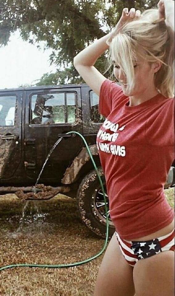 Dirty hot Jeep chicks are back (98 Photos) 414