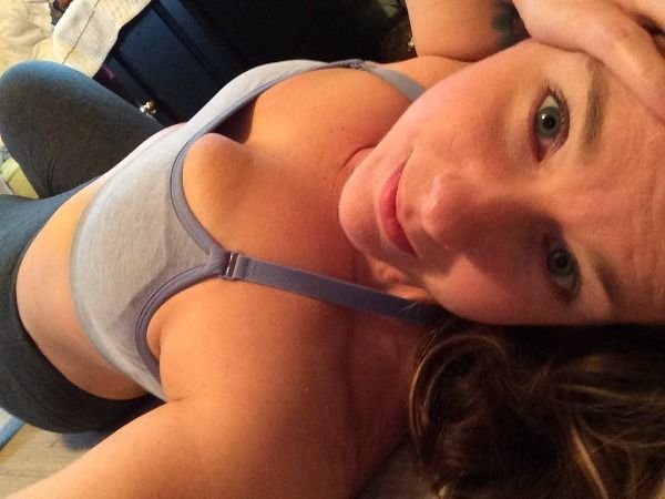 Sexy girls in sports bras will have you sweating before you even hit the gym (41 Photos) 10