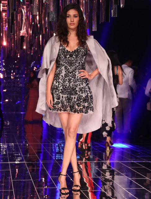 Amyra Dastur Walks The Ramp At Lakme Fashion Week 6