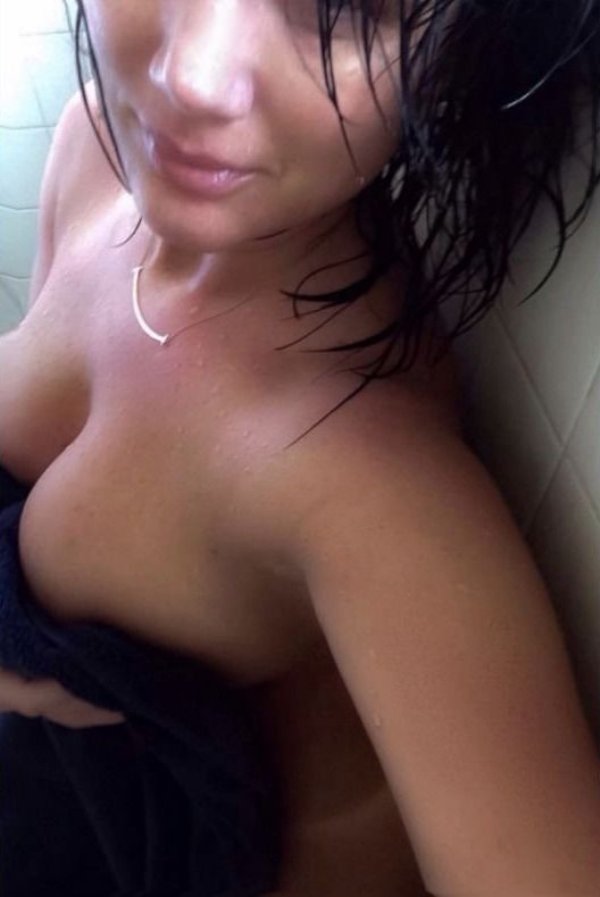 30+ Hot And Wet Girls 14