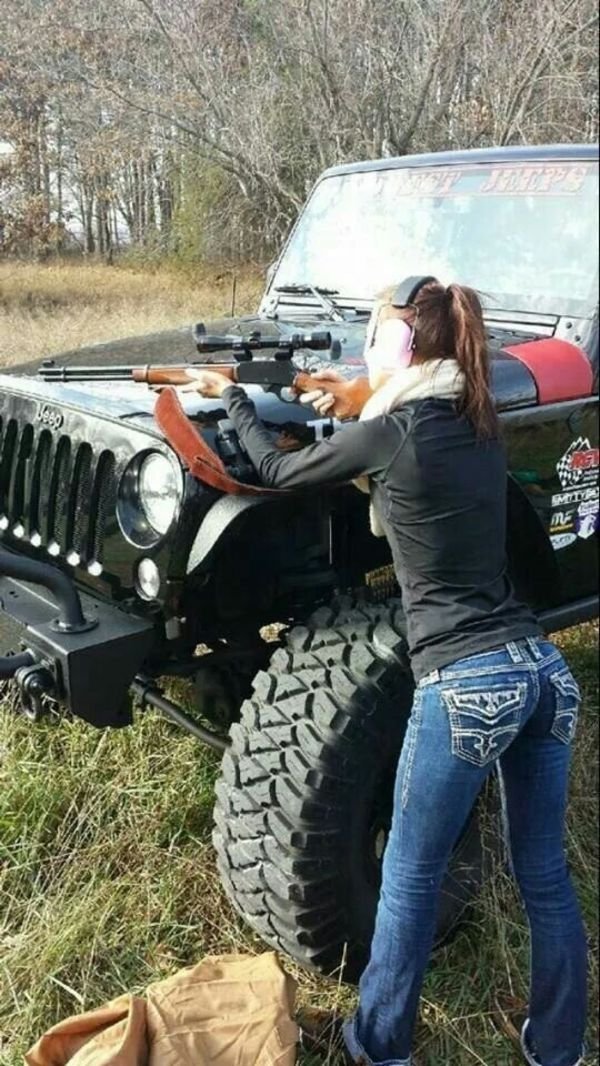 Dirty hot Jeep chicks are back (98 Photos) 393