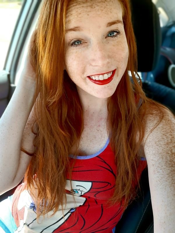 Beautiful blue eyed ginger with a sexy cherry on top. Redhead Sexy Hot Girl Photos Freckles Ginger Smile(43 Photos) 35