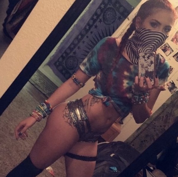 Rave Girls that would make rave music bearable (36 photos) 33