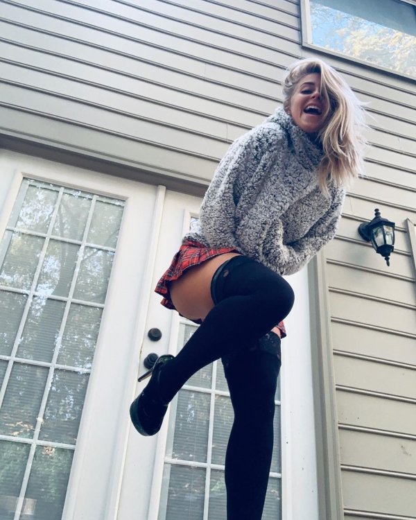 When Sweater is in Full Swing : Cozy sweaters and cuddle weather go hand in hand (41 Photos) 460