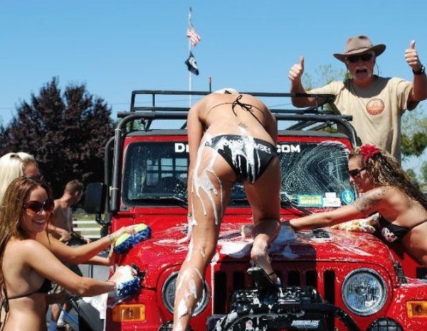 Dirty hot Jeep chicks are back (98 Photos) 440
