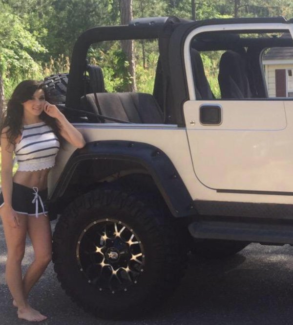 Dirty hot Jeep chicks are back (98 Photos) 68