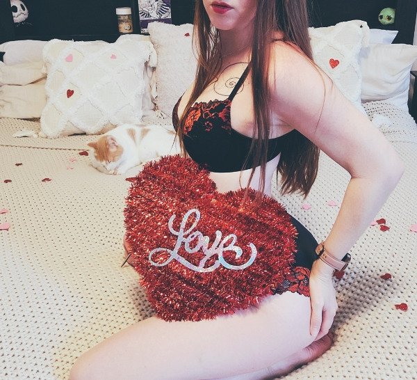 Girls are ready to play for Valentine’s Day (100 Photos) 145