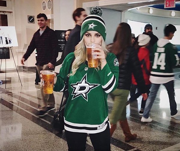 These puck bunnies are ready for Round 2 of the Stanley Cup Playoffs (28 Photos) 6
