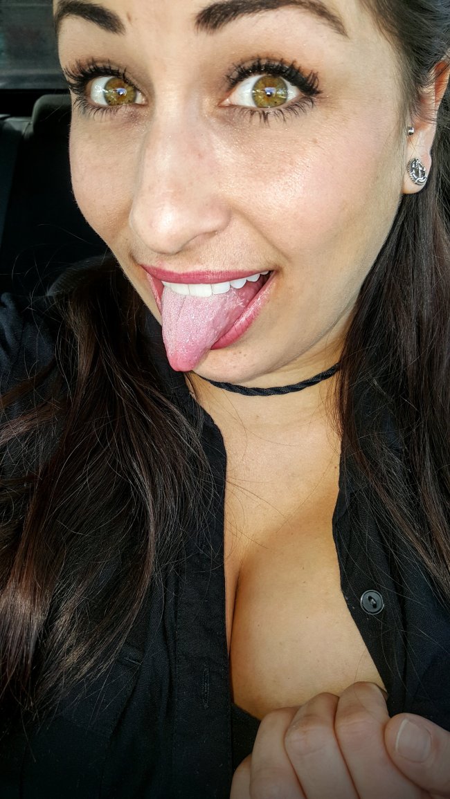 Cat Got Your Tongue :These girls will leave you tongue tied (61 Photos) 424