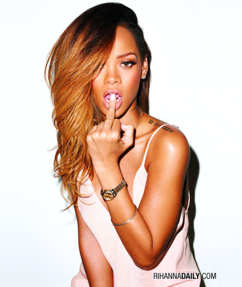 hqcelebritiescom:Rihanna 57600 High Quality Pictures57600... 5