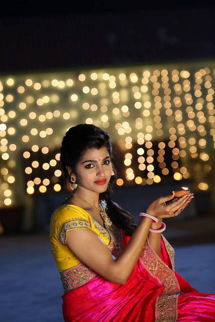 Actress Sai Dhansika Latest Pics In Saree 93