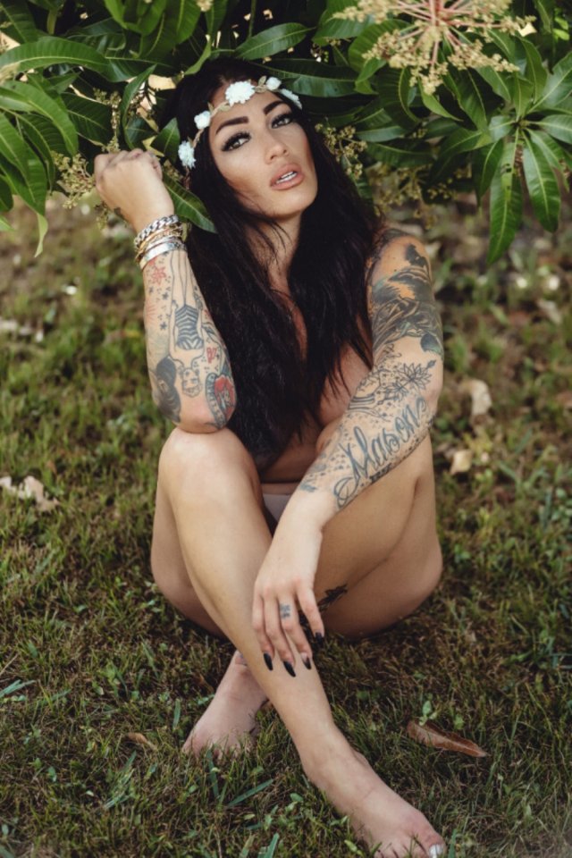 40+ Hottest Tattooed Girls Around The Net 29