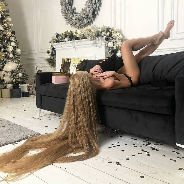 Real-Life Rapunzel With 1,8 Meter Long Hair 116