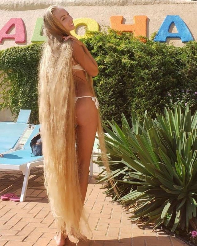 Real-Life Rapunzel With 1,8 Meter Long Hair 105