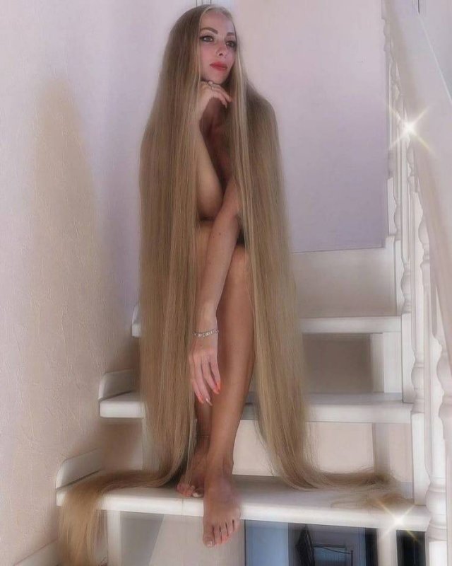 Real-Life Rapunzel With 1,8 Meter Long Hair 32