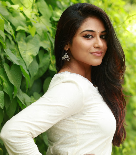 Tamil Actress Indhuja Ravichandran Latest Cute Pics 13