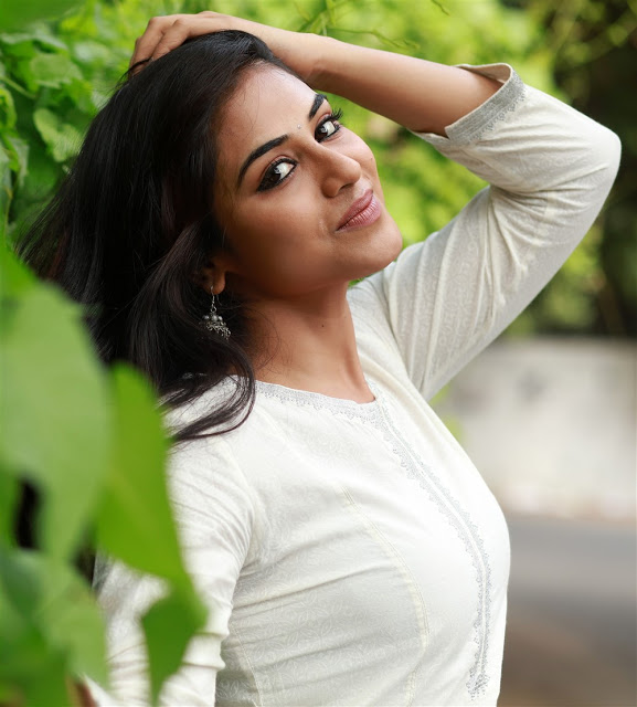 Tamil Actress Indhuja Ravichandran Latest Cute Pics 16
