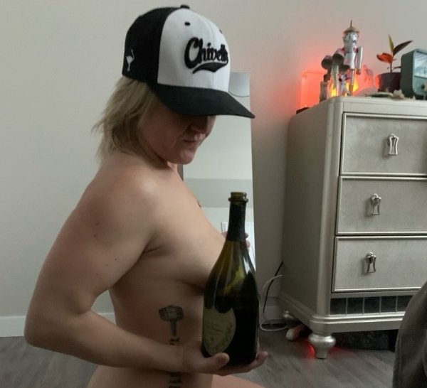 The Triple-CSDW: Sexy Drunk Girls (Women), Champagne, Chocolate (83 Photos) 151