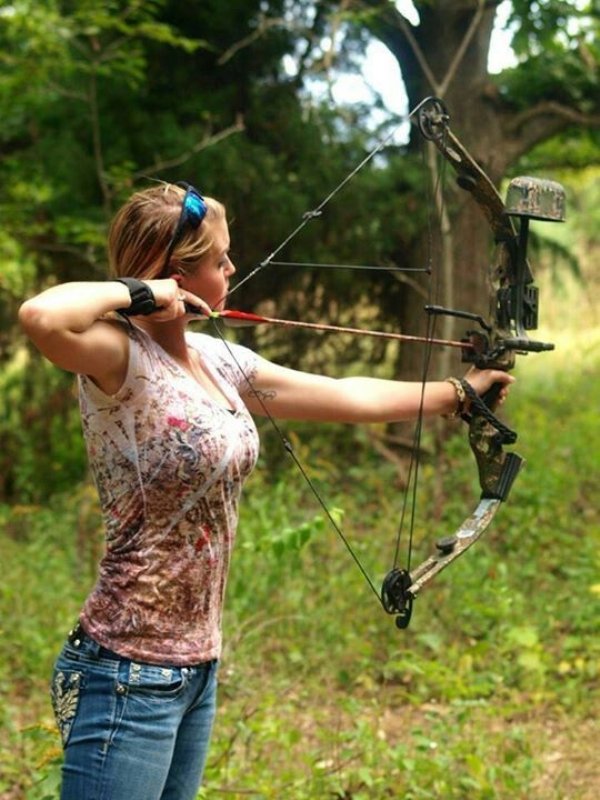 Pics of Sexy Hot Archery Bow Arrow Hunting Girls (57 Photos) 3