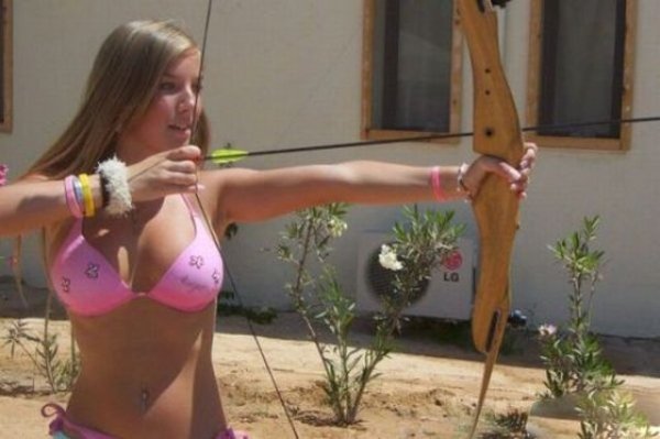 Pics of Sexy Hot Archery Bow Arrow Hunting Girls (57 Photos) 6