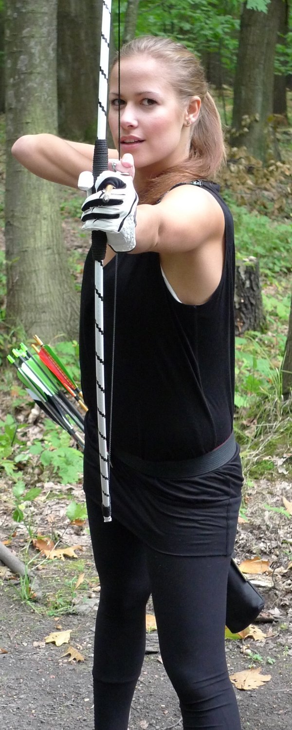 Pics of Sexy Hot Archery Bow Arrow Hunting Girls (57 Photos) 182