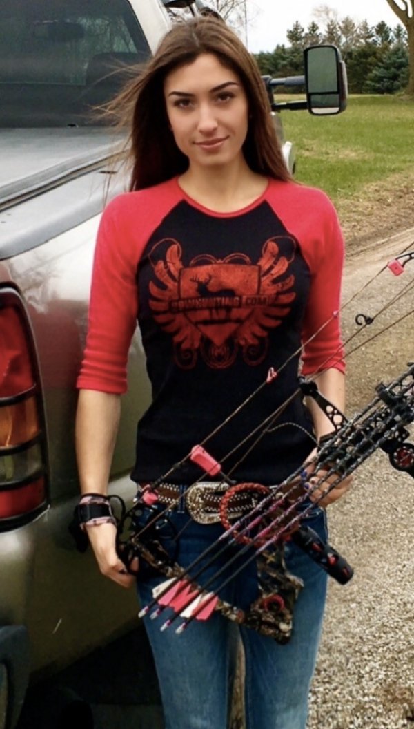 Pics of Sexy Hot Archery Bow Arrow Hunting Girls (57 Photos) 45