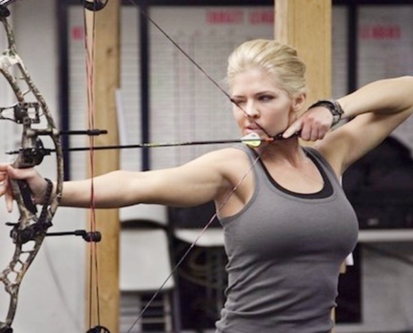 Pics of Sexy Hot Archery Bow Arrow Hunting Girls (57 Photos) 12