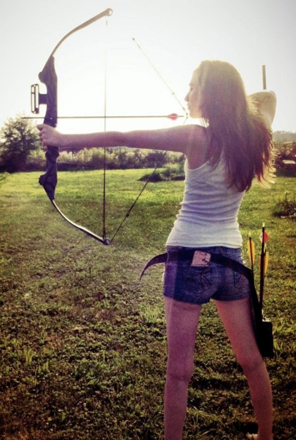 Pics of Sexy Hot Archery Bow Arrow Hunting Girls (57 Photos) 31