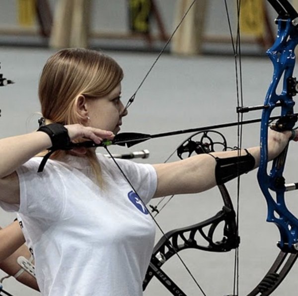 Pics of Sexy Hot Archery Bow Arrow Hunting Girls (57 Photos) 42